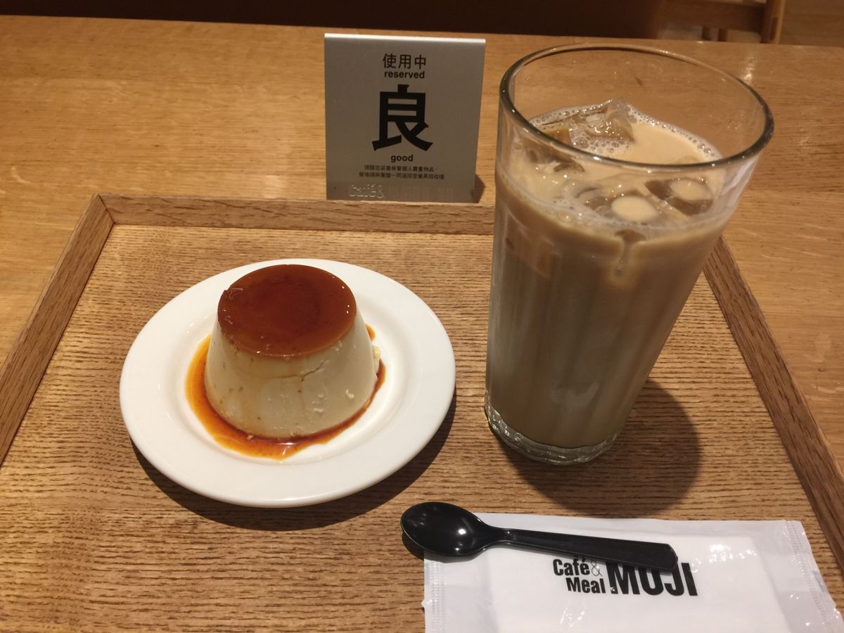 ここの酸辣湯も美味しかった！
黑糖珍珠鮮奶を初めて飲んでみたんだけど…甘い...