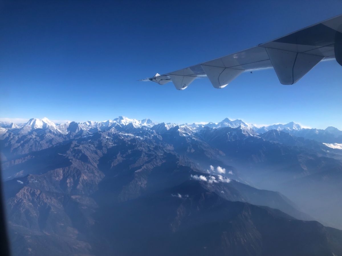 カトマンズ市内観光とエベレスト遊覧観光。結局、どれがエベレストかよく分かり...