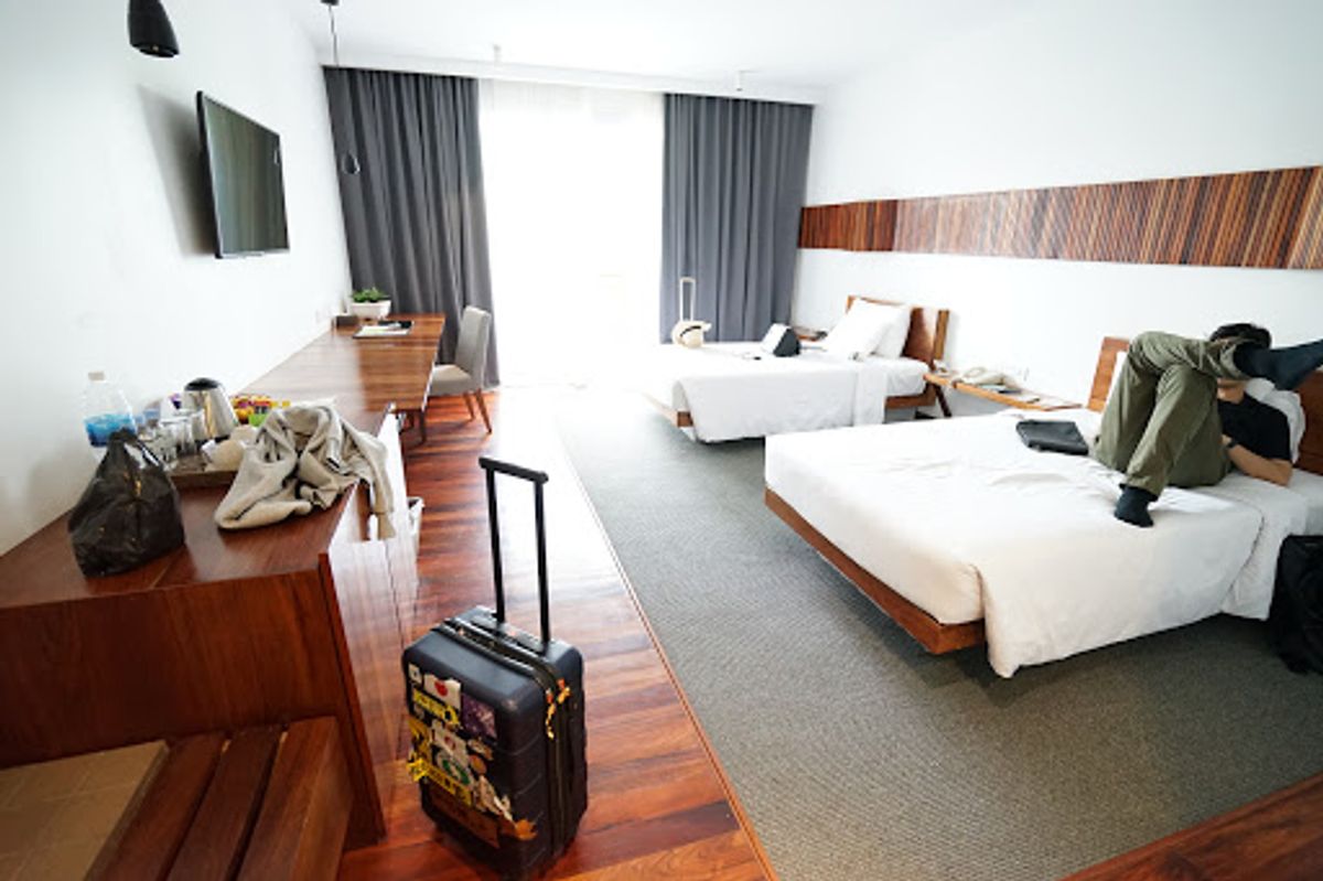 空港から20分ほどでホテルに到着。ホテルは

「ホテル ソマデヴィ アンコ...