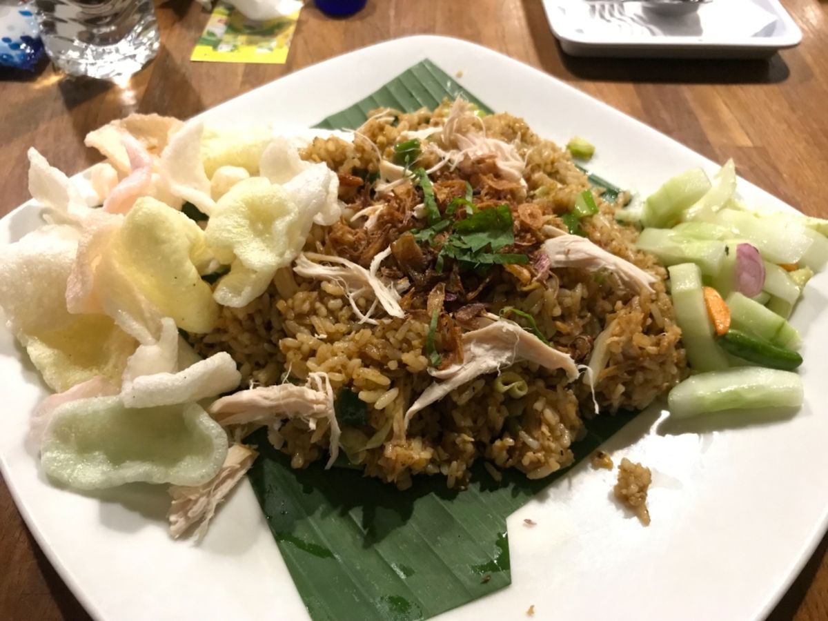 ①迷い込んだスラム街にて
②お昼ご飯。これで215円
③スラム街にて。
④...