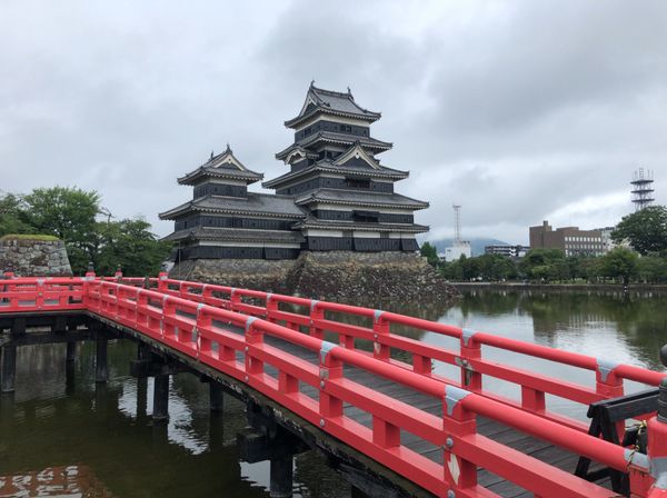 日本・長野県「白馬トレッキング」の写真：帰りに立ち寄った松本の街。
国宝の松本城...