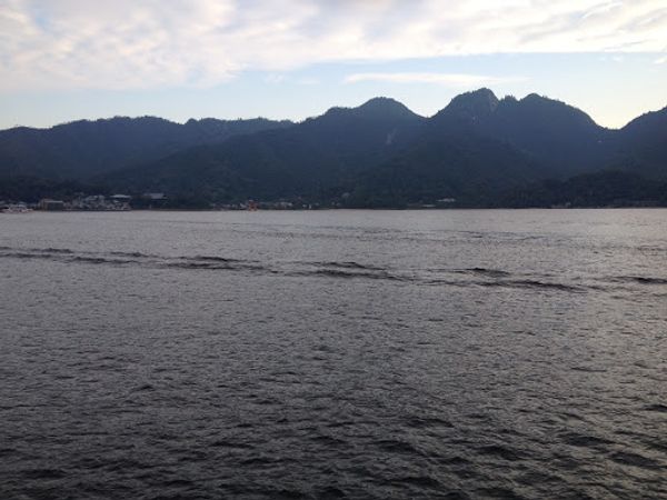 日本・島根県「厳島神社 出雲大社」の写真：フェリーからの眺め