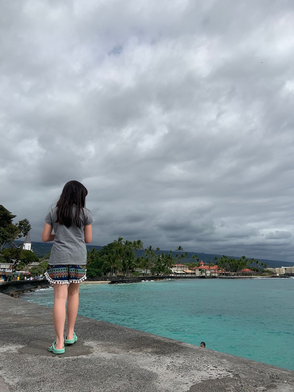 カイルアコナの街はとても小さいので車を置いたらホロホロします。オーガニック...