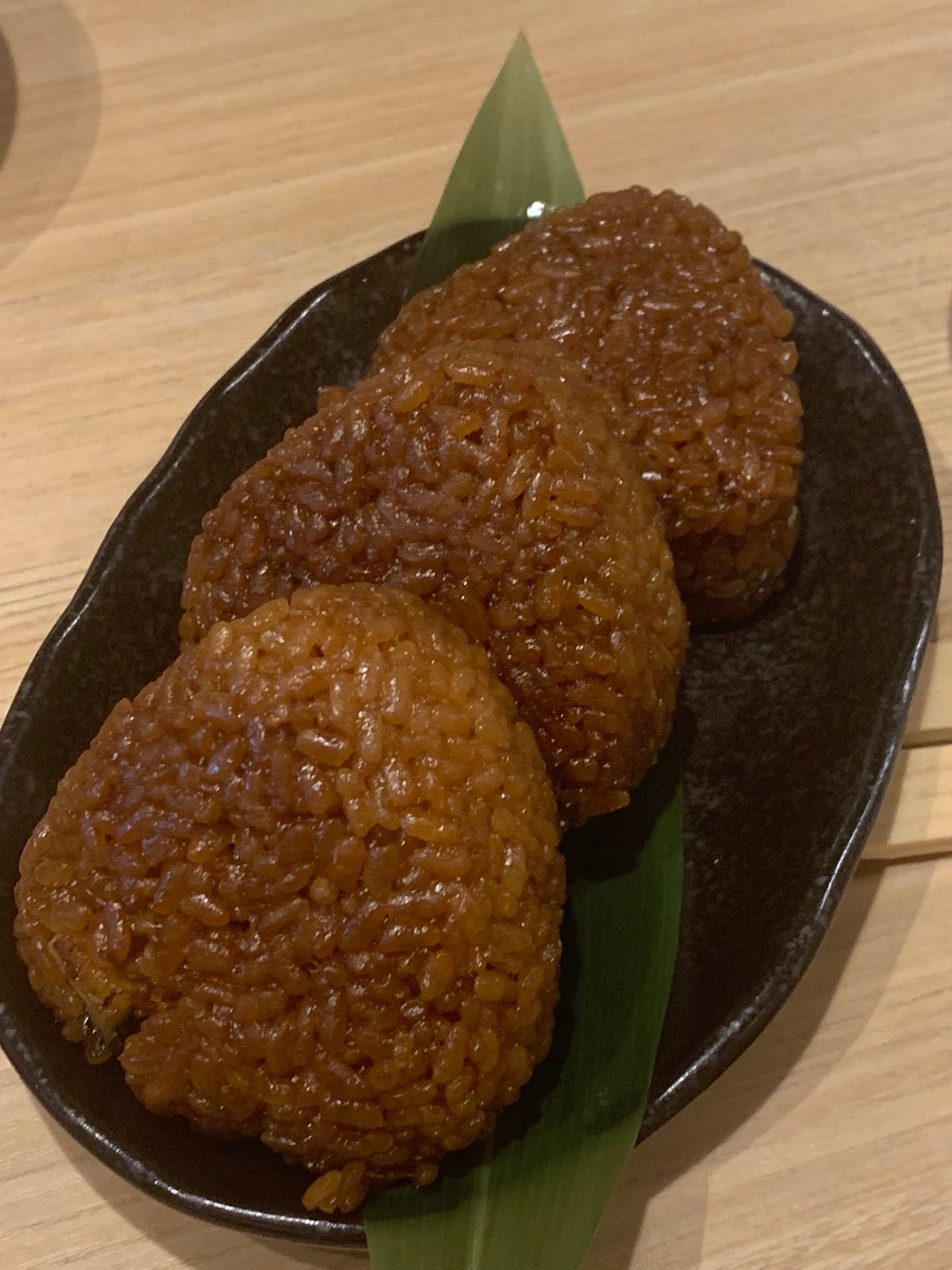 名古屋といえば、ひつまぶし。美味しい！

すっごい空いてる。

2枚目はウ...