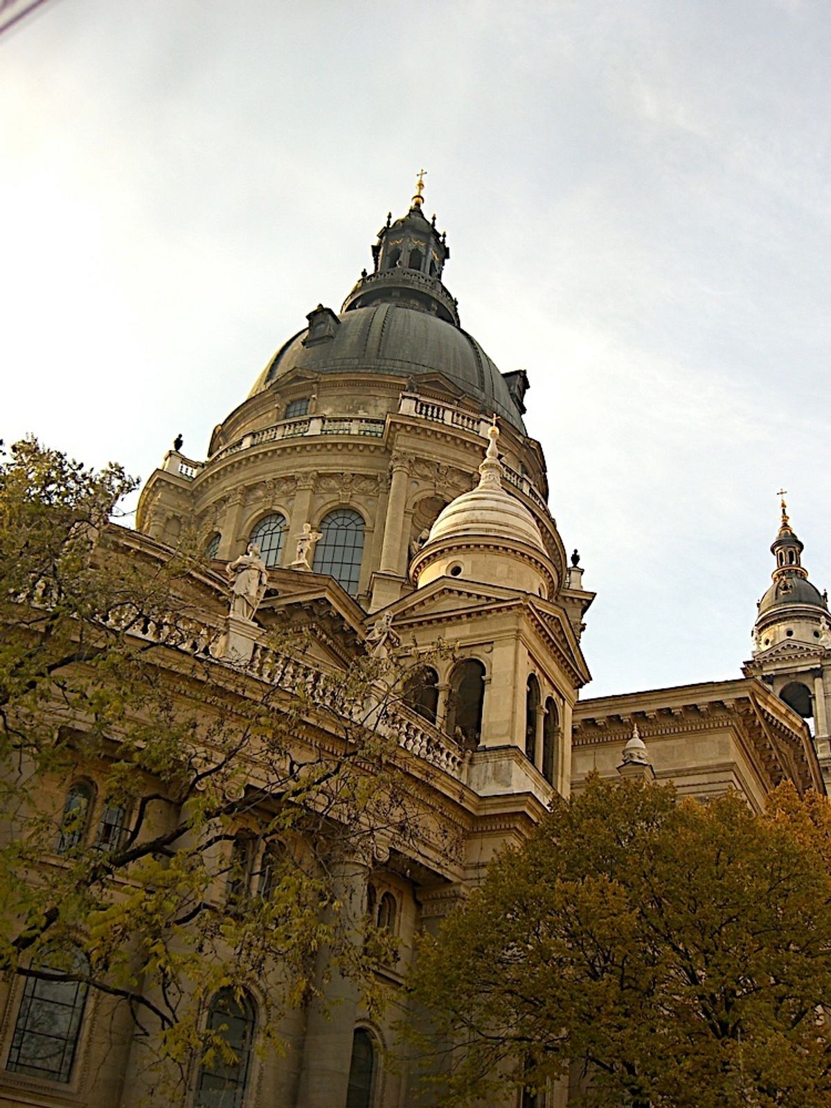 聖イシュトヴァーン大聖堂！
名前はハンガリー王国の初代王、イシュトヴァー...