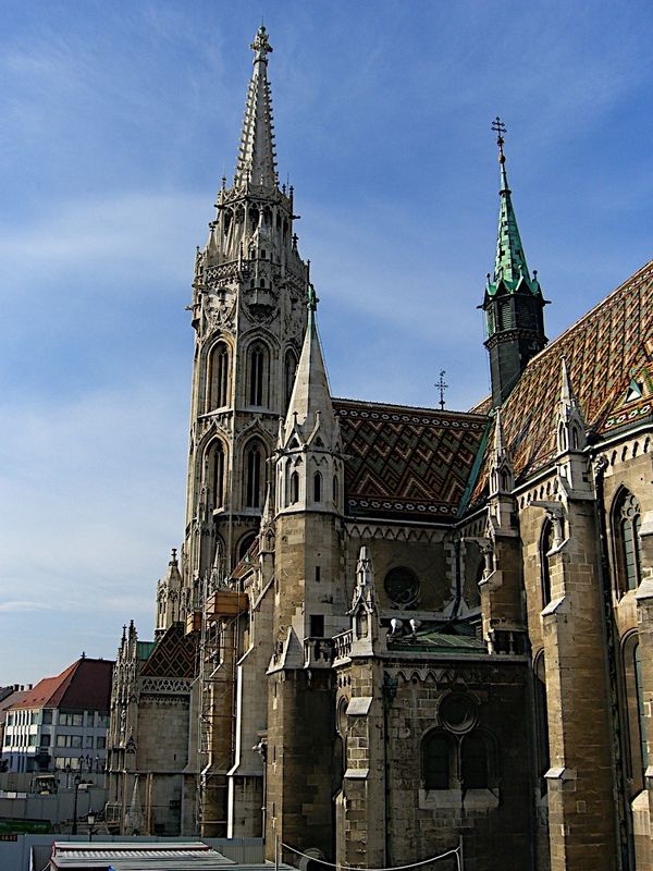 ハンガリー・ブダペスト「中欧4カ国周遊ツアー（H.I.S）ハンガリー編」の写真：マーチャーシュ聖堂。正式名は聖母マリア聖...