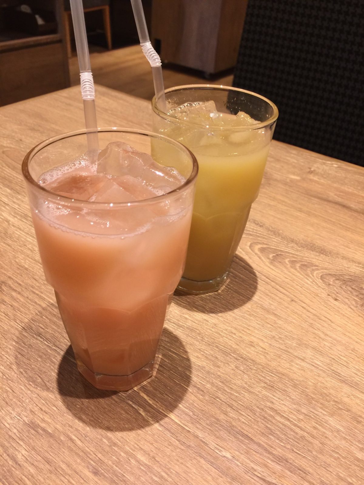 遊ぶ前の腹ごしらえ。久しぶりにパンケーキ食べたなw