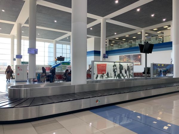 ロシア連邦・アルチョーム「ウラジオストク トランジット18時間の旅」の写真:ウラジオストクの空港。とても閑散としてい...