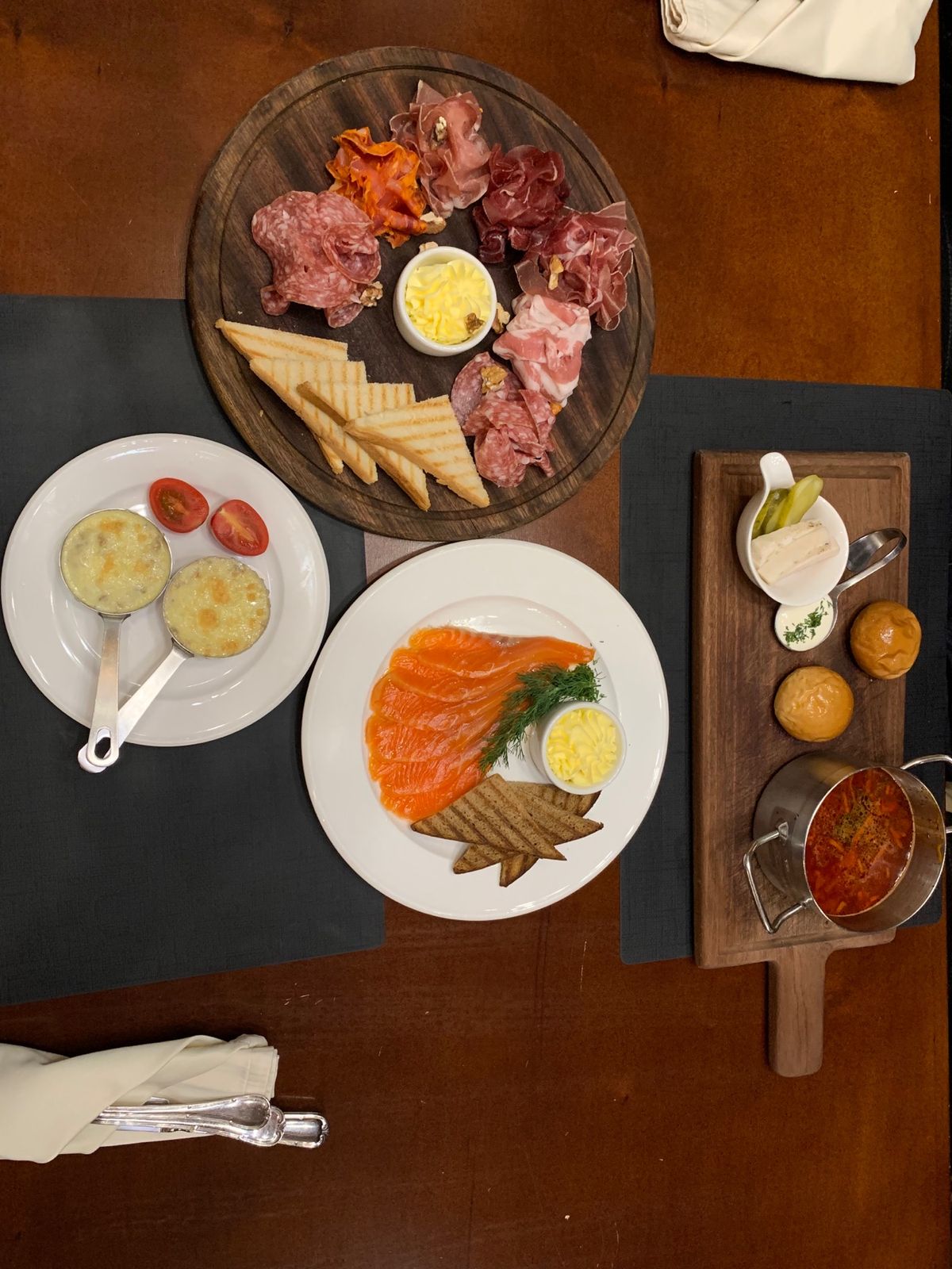 ホテル「ケダル・ハウス」
リーズナブルでレストランも美味しくて最高。