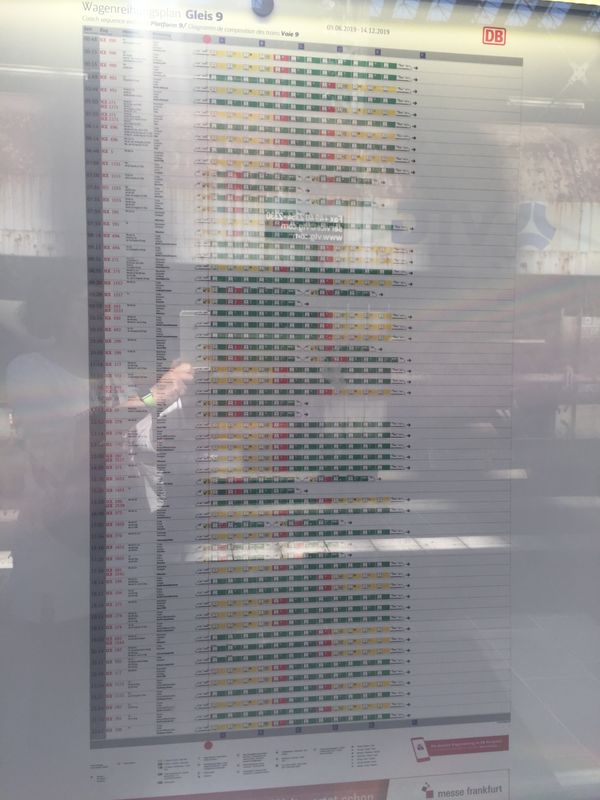 ドイツ・フランクフルト「フランクフルト」の写真：ホームのABCDって何？！みたいな。これ...