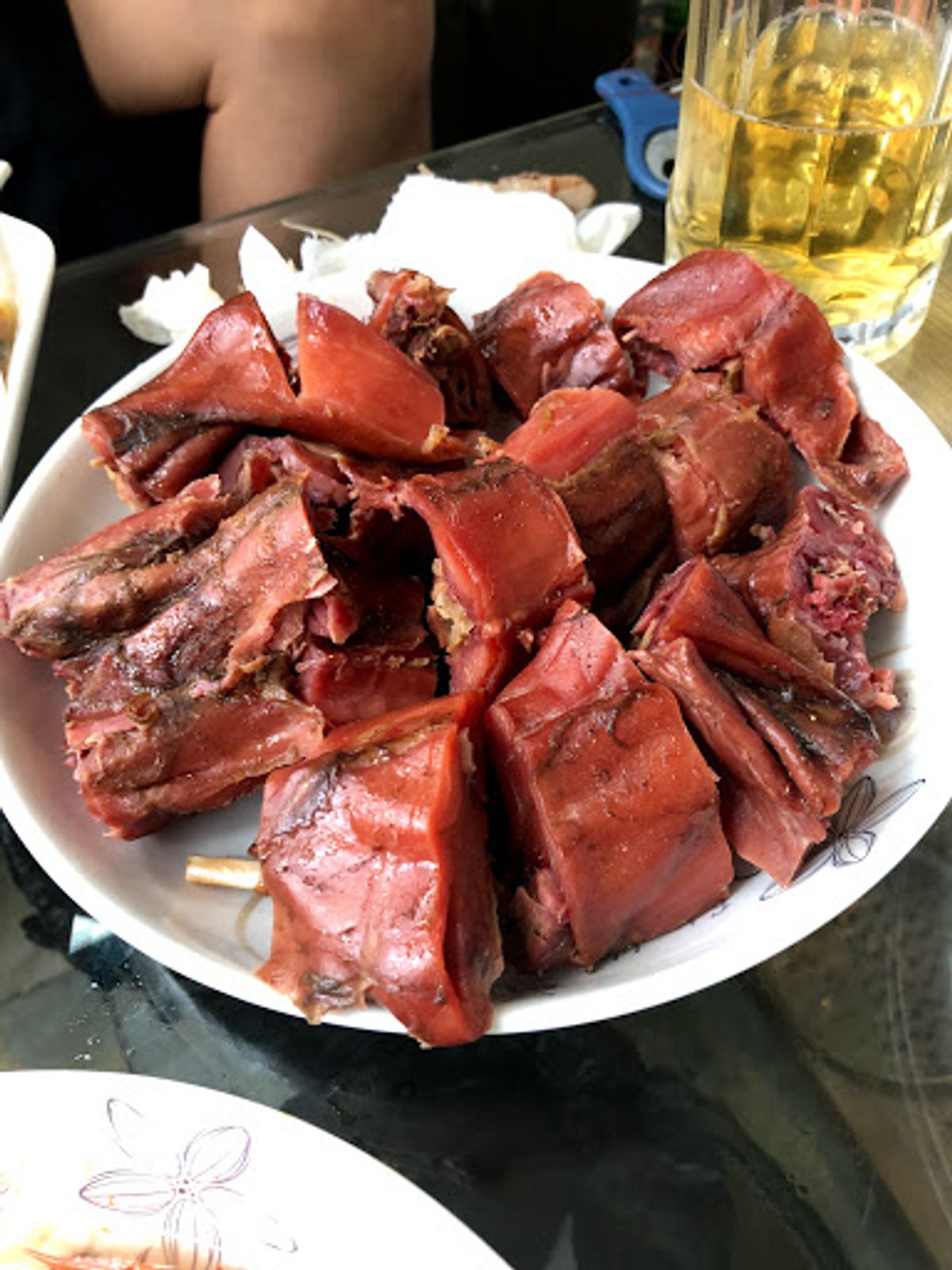 ここ成都では兎🐰が食べられると聞いたので、スーパーで買ってみた。

しっか...