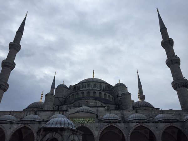 トルコ・イスタンブール・カッパドキア「ボンドに魅せられて」の写真：007のロケに使われたグランバザールが見...