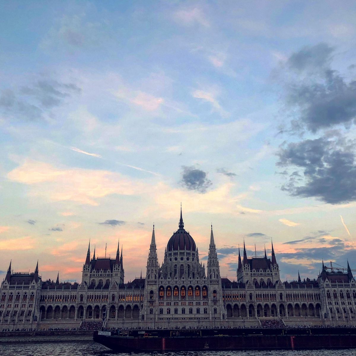 飛行機のは事故じゃなくて、航空ショー！建国記念日の。撮影技術なさすぎ…