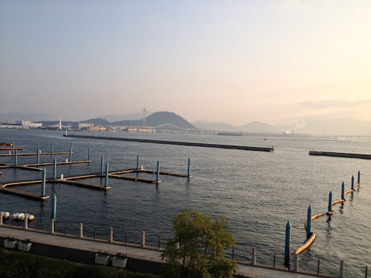 朝ホテルからの眺め
瀬戸内の海は優しい
広島のプリンスホテルに宿泊
...