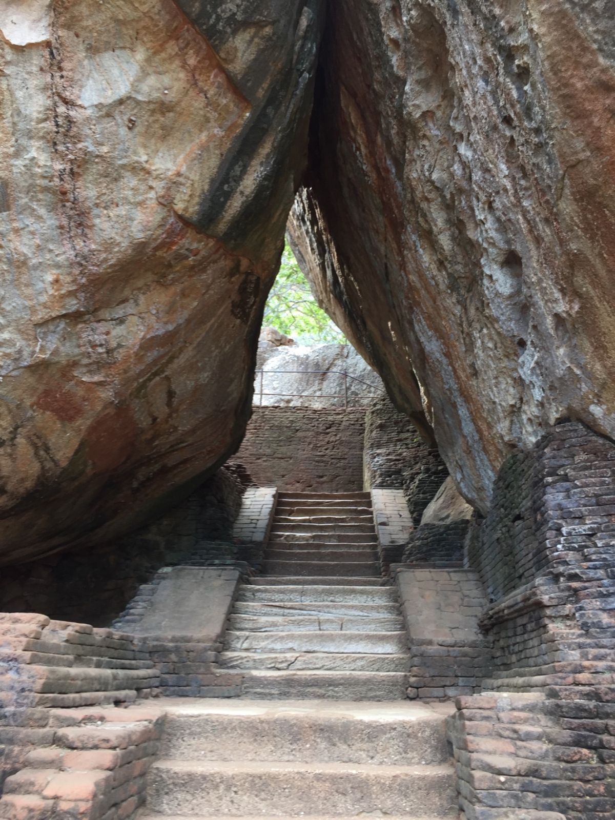 シーギリアロック