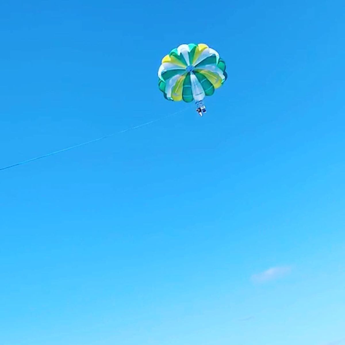 今年もパラセーリング
めっちゃ楽しい👍
