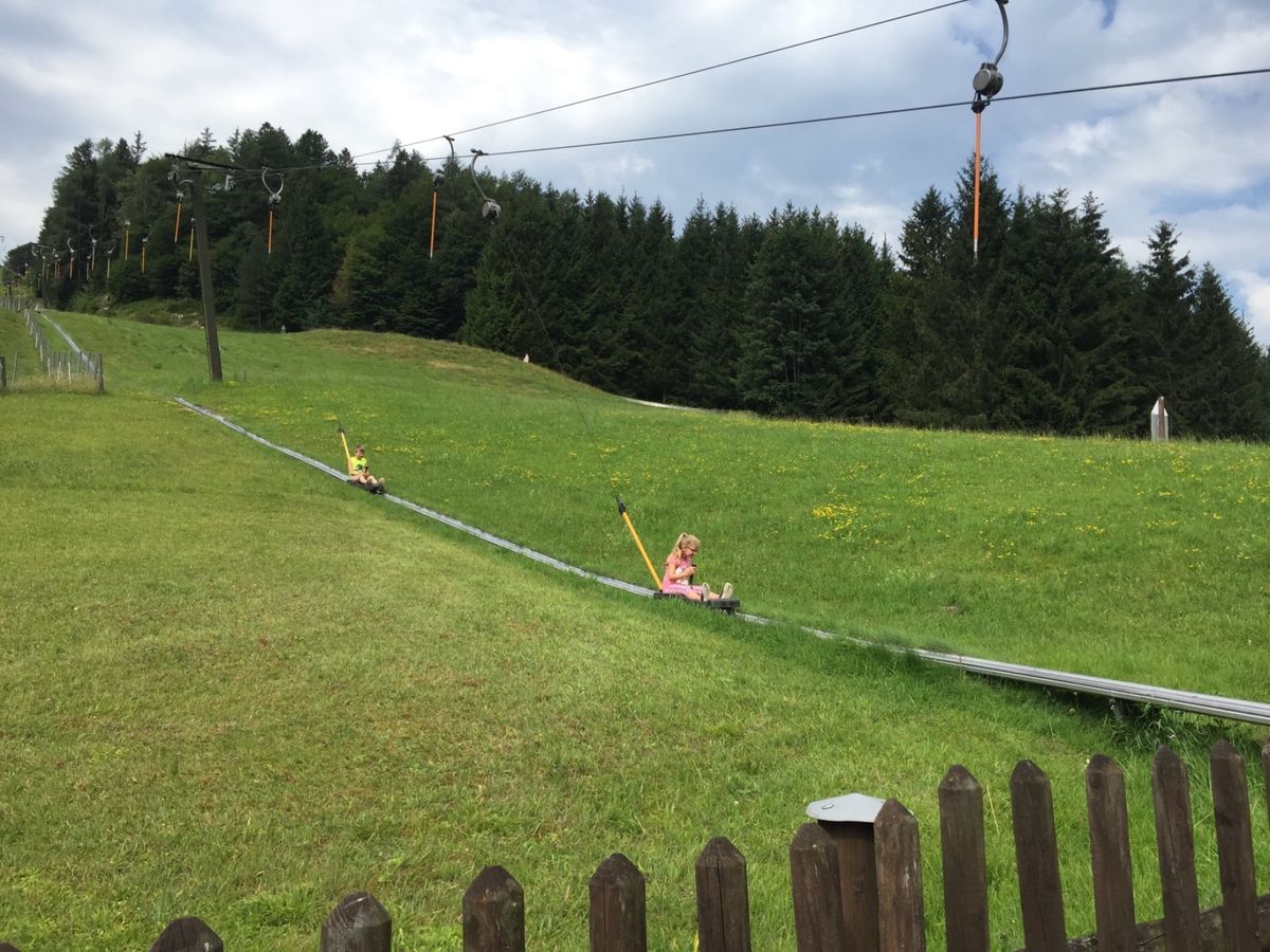 山の上からの滑り台、面白かった〜😃