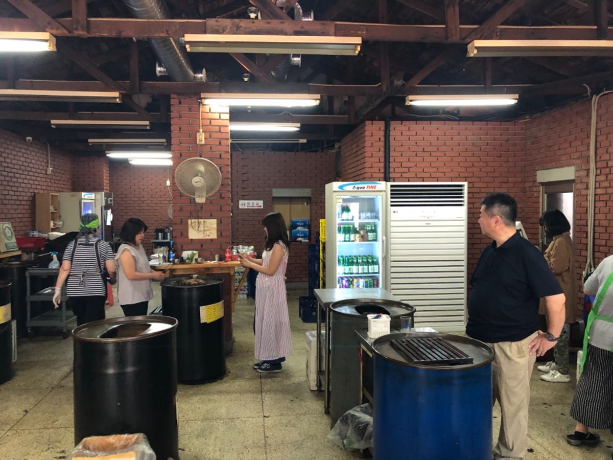 2日目:ドラム缶で焼肉