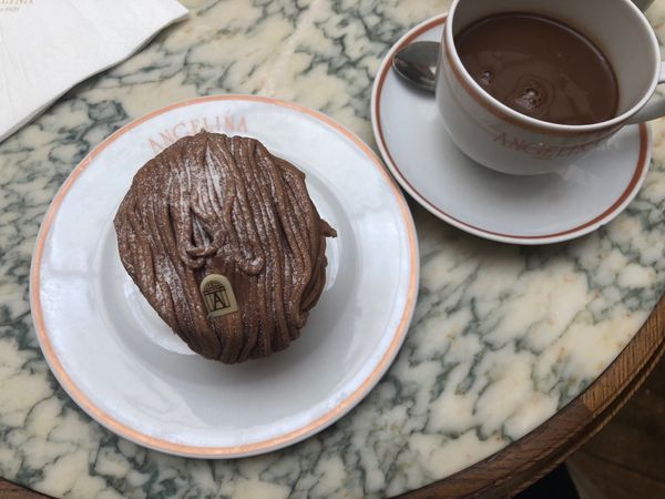 フランス・パリ「フランスひとり旅」の写真：アンジェリーナでモンブラン☺️ ひと休み...