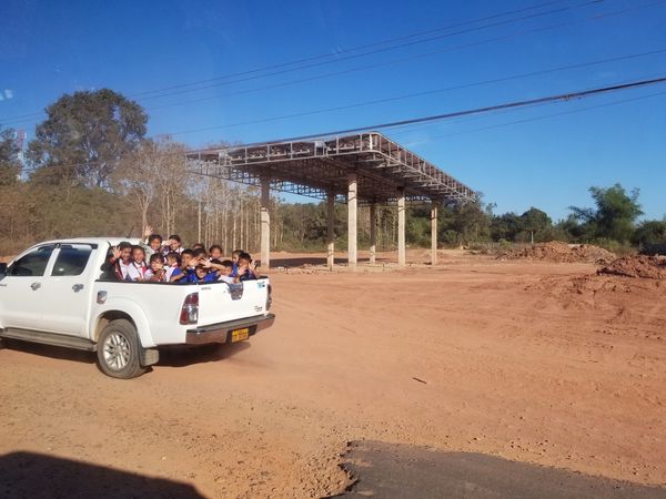 ラオス人民民主共和国「ラオス」の写真：シーパンドン→ビエンチャン🚌
16時間...