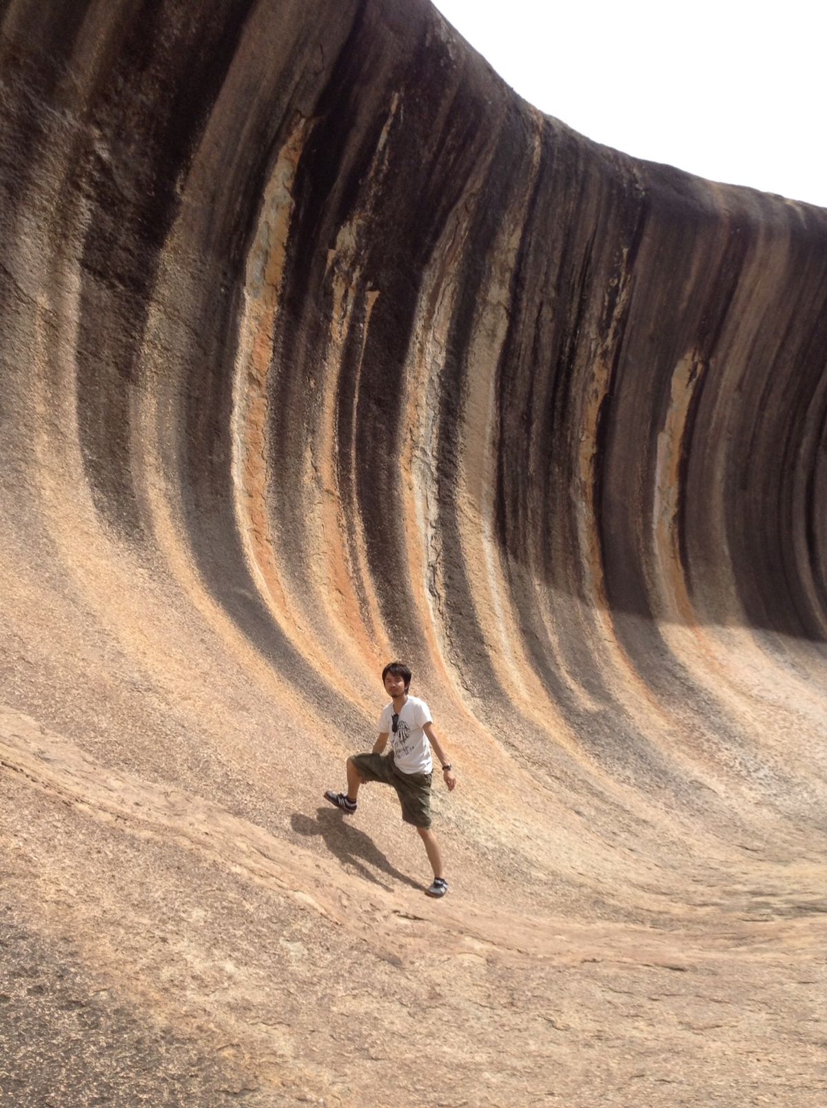 Wave rockって言われる波の形をした岩があります。 ここは西オースト...