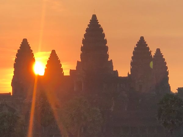 カンボジア・シェリムアップ 、アンコールワット、アンコールトム「アンコールワット」の写真：アンコールワット