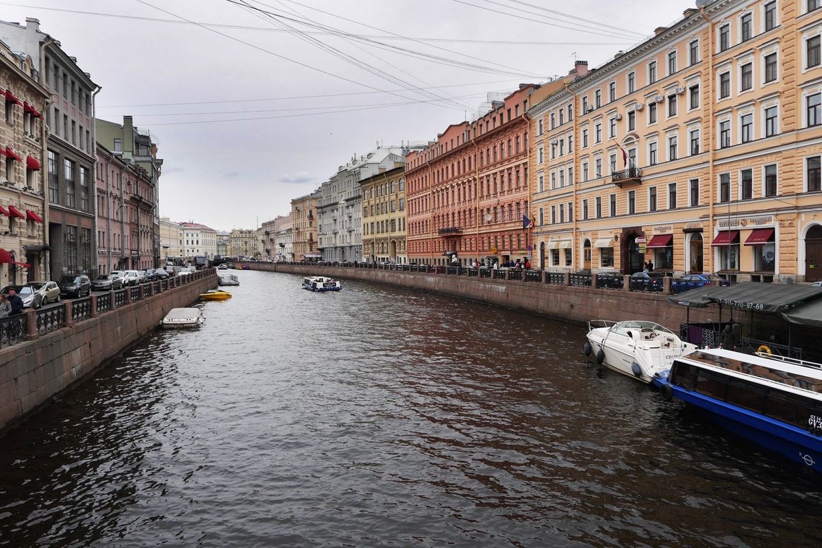 なんかパリっぽい。
ビザが面倒なので日本人観光客が多くないだけで、ものすご...