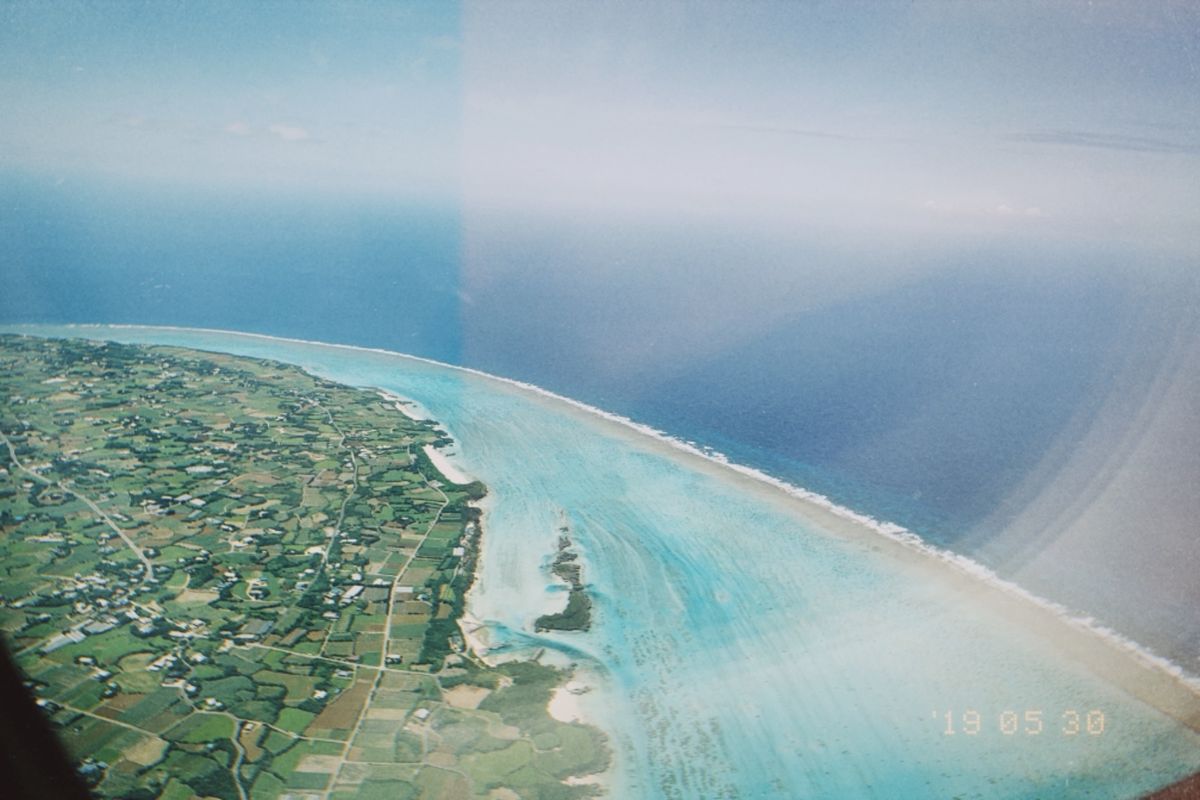 見たことがないくらいな碧い海だった
昼まで民宿でゴロゴロして自転車でゆるゆ...