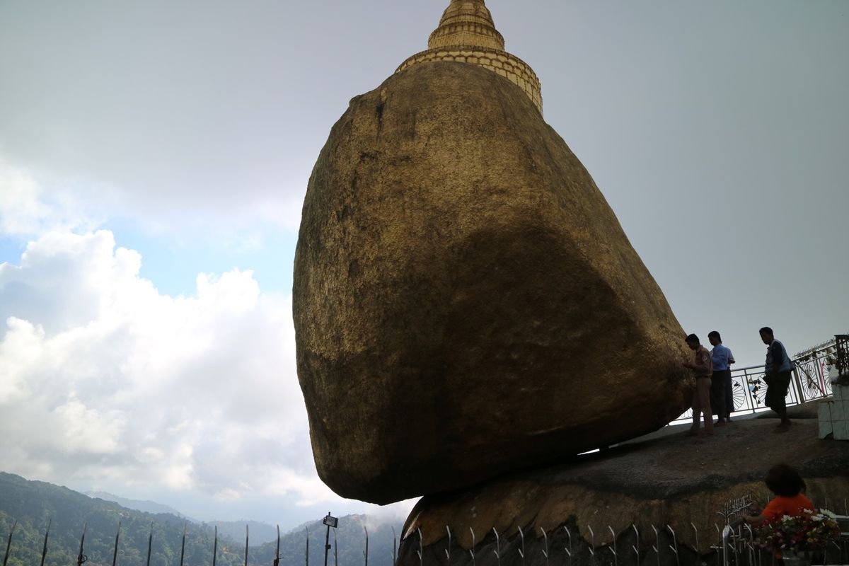ゴールデンロック❗️全力で押してもビクともしません（笑）