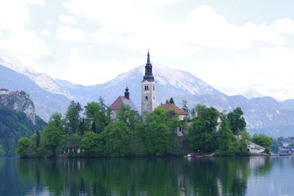 スロベニア・リュブリャナ「Former Yugoslavia」の写真：ブレッド湖