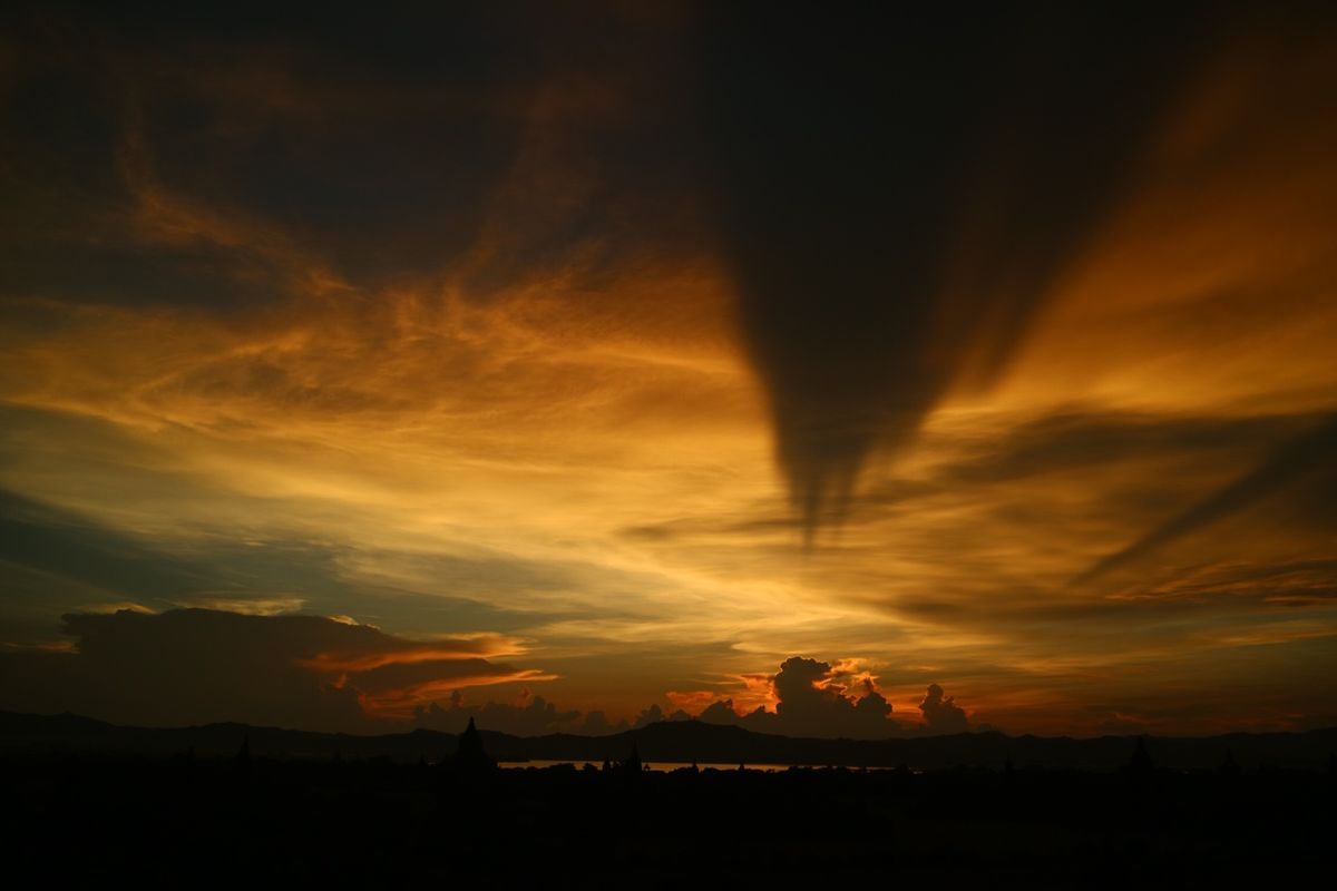 パガン遺跡の夕日。綺麗だった。