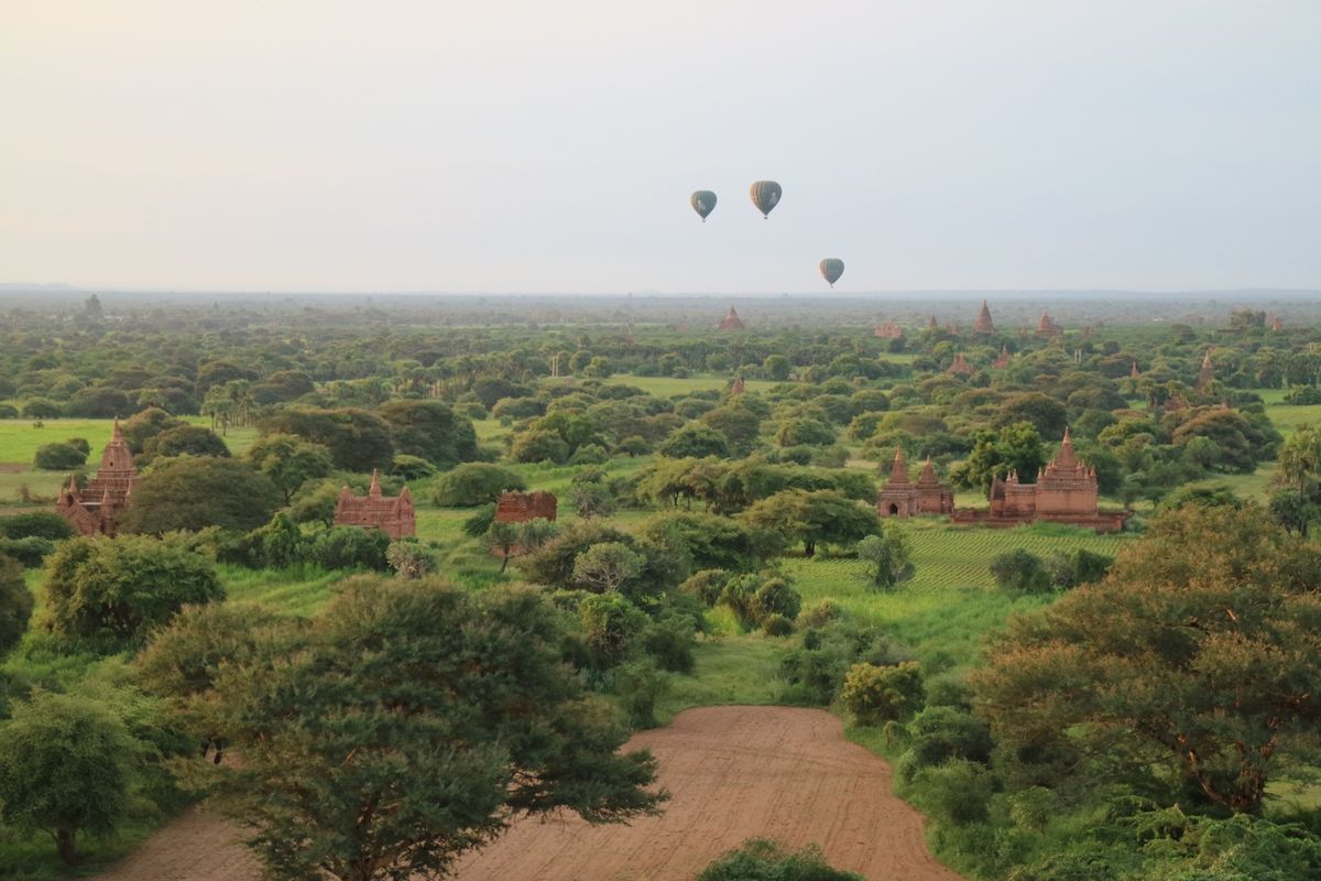 パガン遺跡の夕日。綺麗だった。