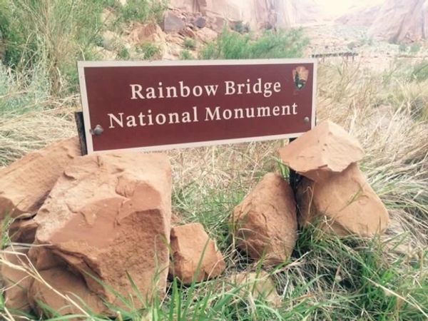 アメリカ(米国)・ホースシューベンド、モニュメントバレー、アンテロープキャニオン、レイクパウエル、レインボーブリッジ、セドナ「America🇺🇸グランドサークル」の写真：レインボーブリッジ☆虹が固まったようにみ...