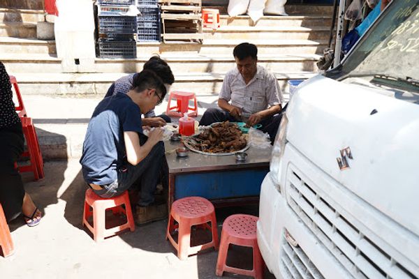 ミャンマー・ヤンゴン「甥と妹とミャンマー・バガン遺跡の旅」の写真：火鍋を食べて、ヤンゴンの街をぶらつく。
...