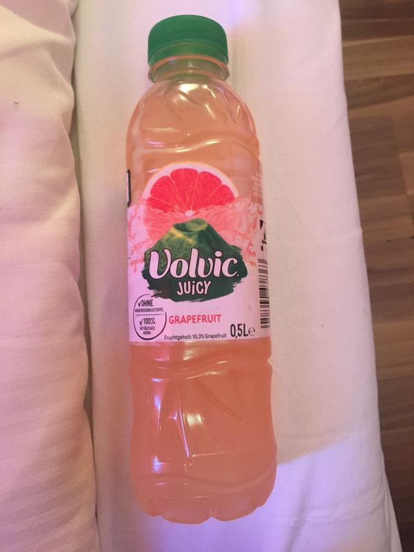 ドイツ・フランクフルト「フランクフルト」の写真：日本にはないVolvicを飲みまくってた...