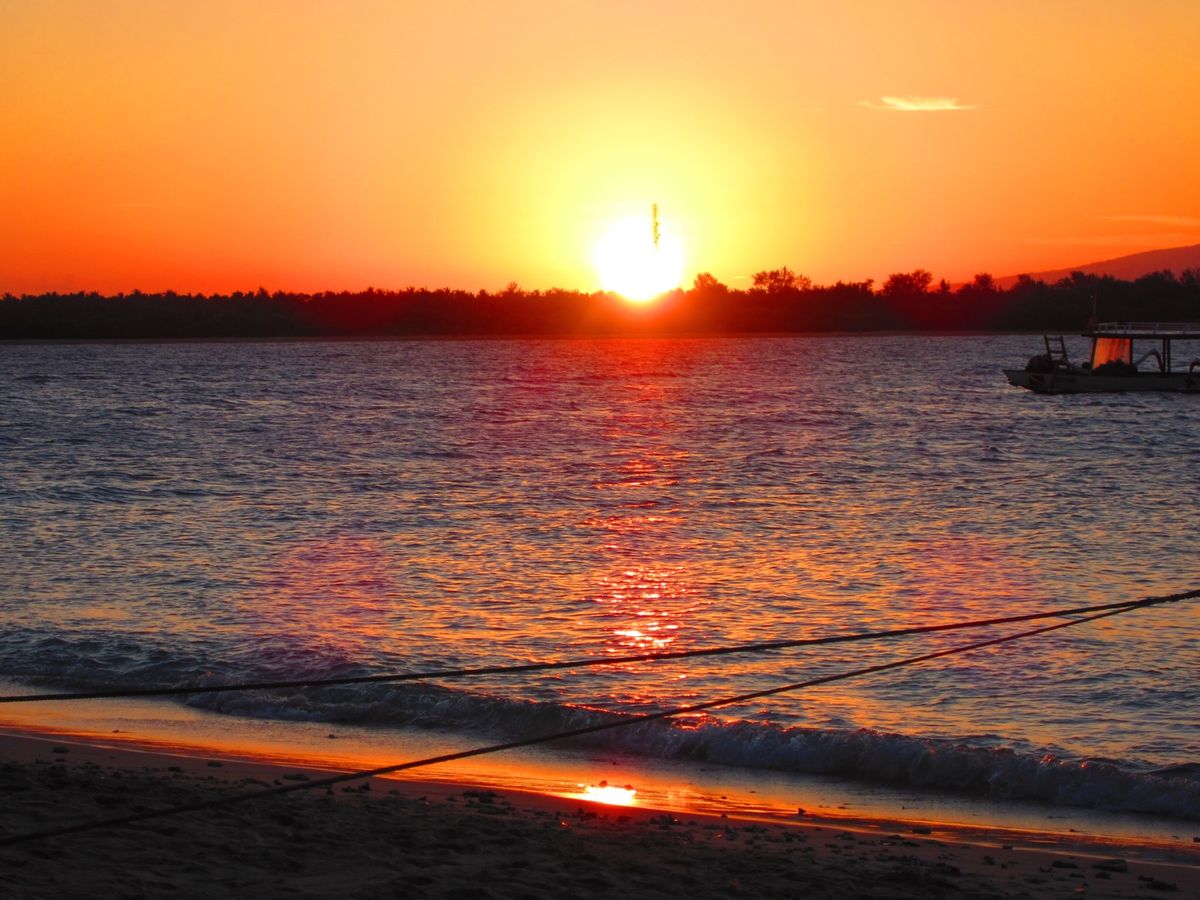 ギリのトラワンガン島。毎晩パーティでした。この頃はほとんどが欧米系の人たち...