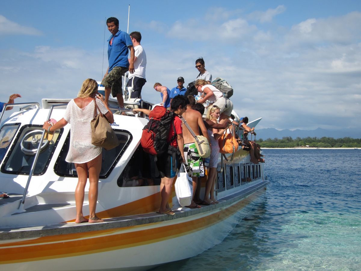 ギリのトラワンガン島。毎晩パーティでした。この頃はほとんどが欧米系の人たち...