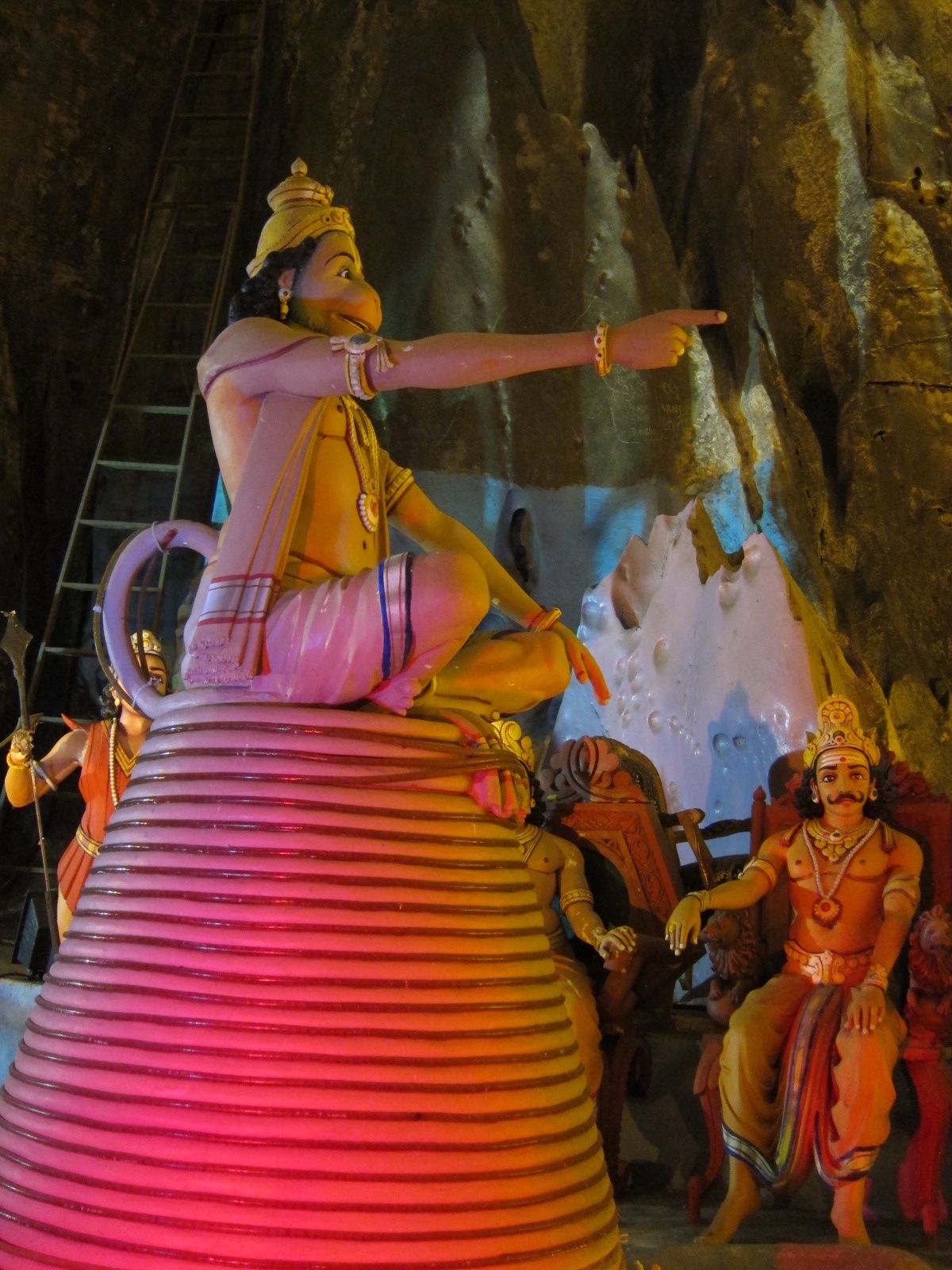 Ramayana cave
ガイドブックに乗ってないと思うのですが、インド...