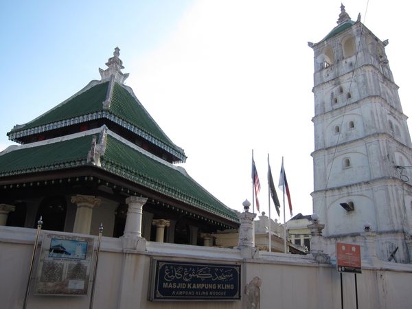 マレーシア・クアラルンプール「2018クアラルンプール」の写真：マラッカのモスク
係員のお姉さんが、すご...