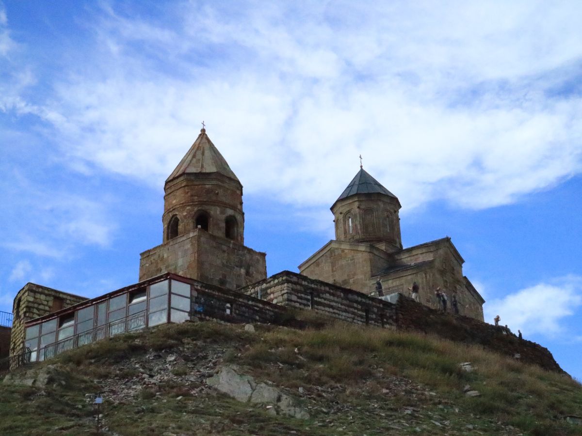 トビリシからカズベキまで1日ツアー。天国に一番近い教会。素晴らしかった。