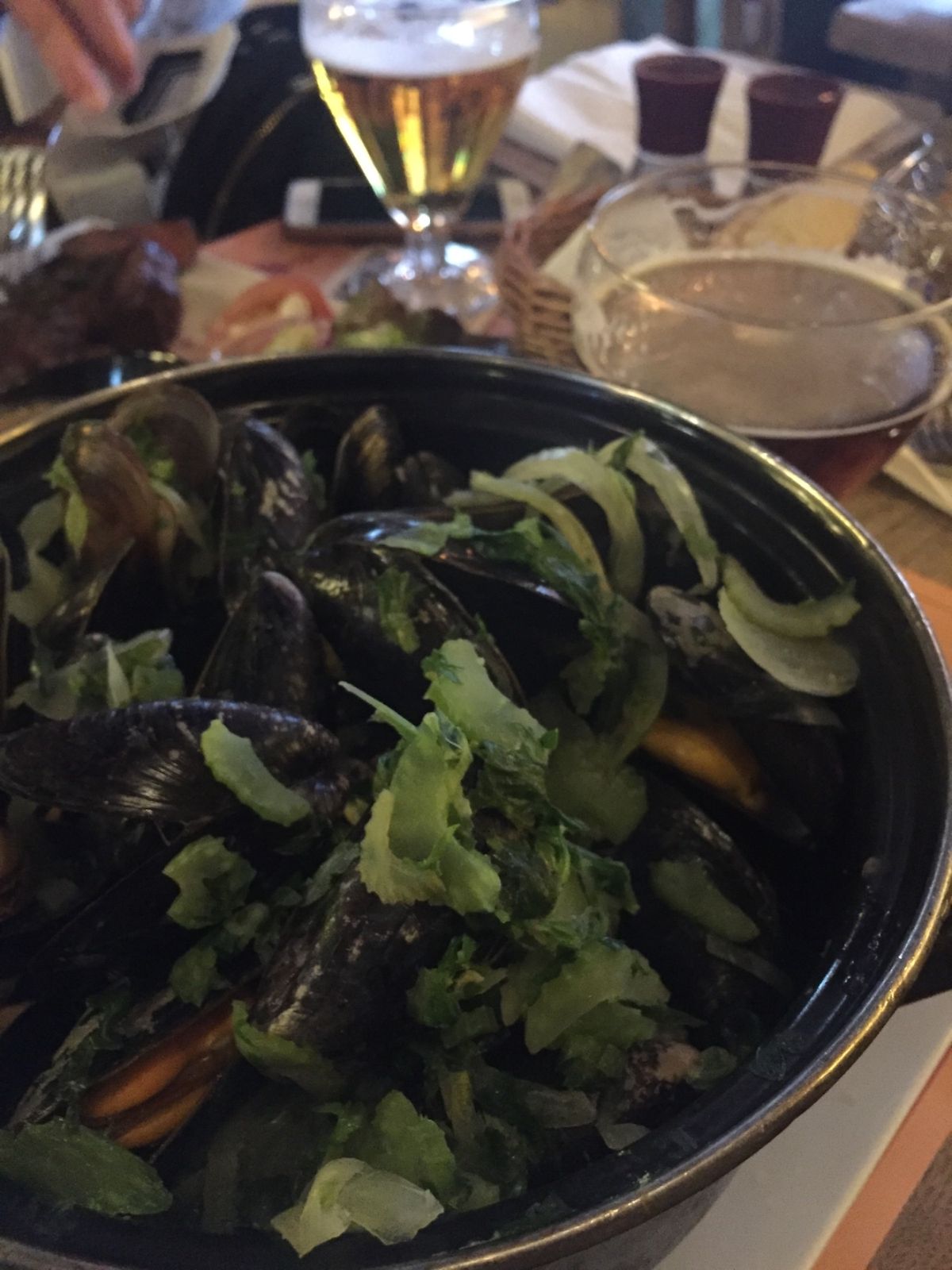 ベルギーといえば、ベルギーワッフルにベルギービール🍻
ムール貝、最高に美...