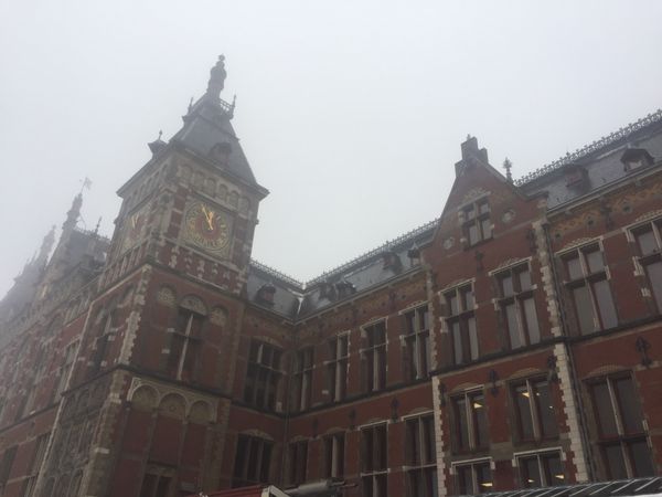 ベルギー・ブリュッセル「ベルギー」の写真：オランダ  アムステルダム
チーズ店で...