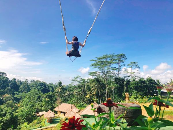 インドネシア・デンパサール「ゴールデンウィークのバリ 2019」の写真：ウブドは、スゥイング（ブランコ）が流行っ...
