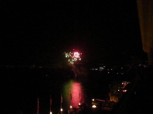 イタリア・ローマ、フィレンツェ、カプリ島、アマルフィ、ソレント「Italy🇮🇹」の写真：ホテルのベランダからの花火🎆特別な日じゃ...