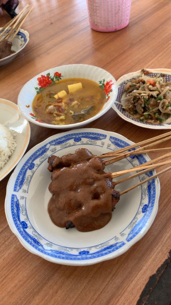 インドネシア・バリ島「バリ島からペニダ島へ」の写真：ヤギサテ2回とバビグリン2回食べましたが...