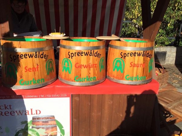 ドイツ・ベルリン、ドレスデン「Germany🇩🇪Berlin/Dresden/Lubbenau」の写真：ピクルスは大きく何種類もの味があった。地...