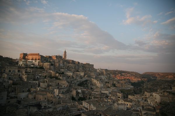 イタリア・ナポリ「仙台からのイタリア旅行(新婚旅行)」の写真:南イタリア旅行ならマテーラは必見。
洞窟...