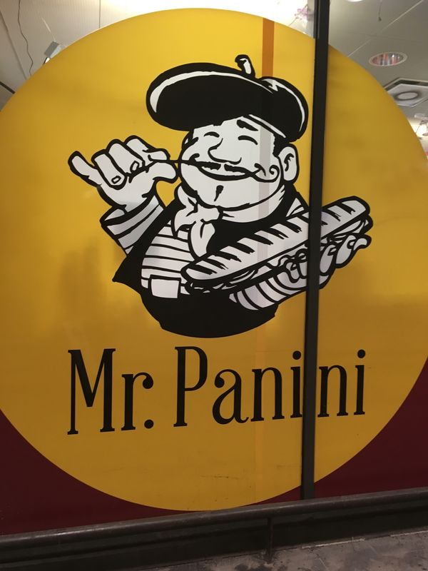 フィンランド・ヘルシンキ、ロヴァニエミ「オーロラとサンタ」の写真：ヘルシンキ、寝台列車でロヴァニエミに移動...