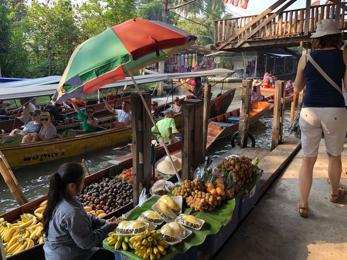 水上マーケット