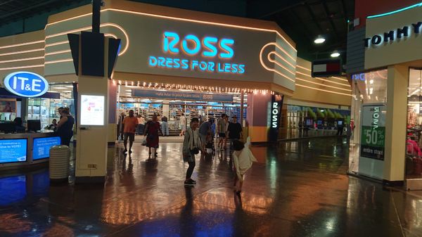 グアム「グアム旅行」の写真：ロスドレスフォーレス
品揃えが半端ない。...